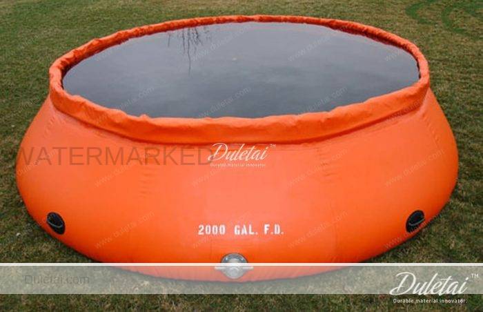 Inflatable water tanks