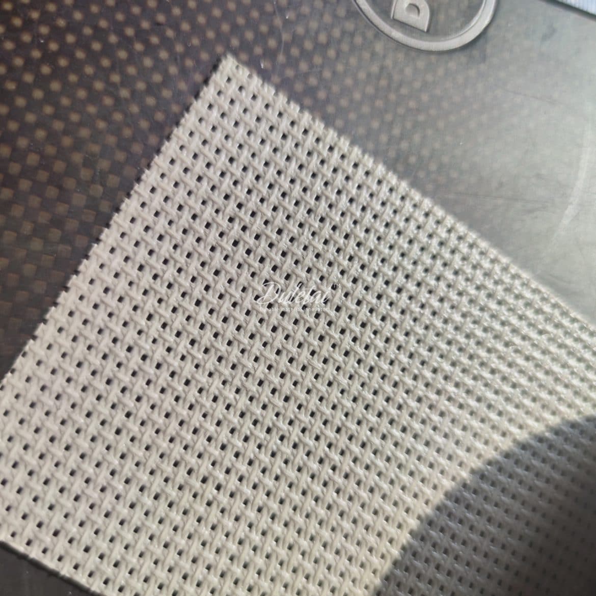 PVC Coated Polyester Mesh Fabric Pet Screen Fence Screen Material