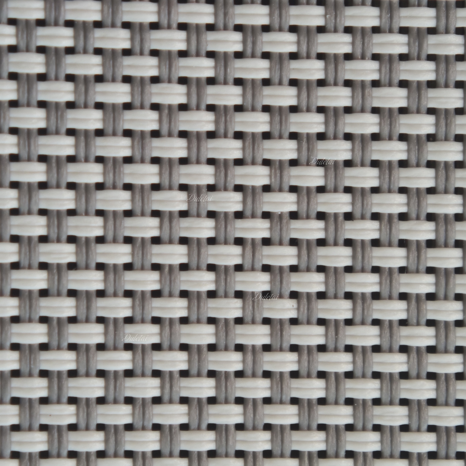 Roller shade screen